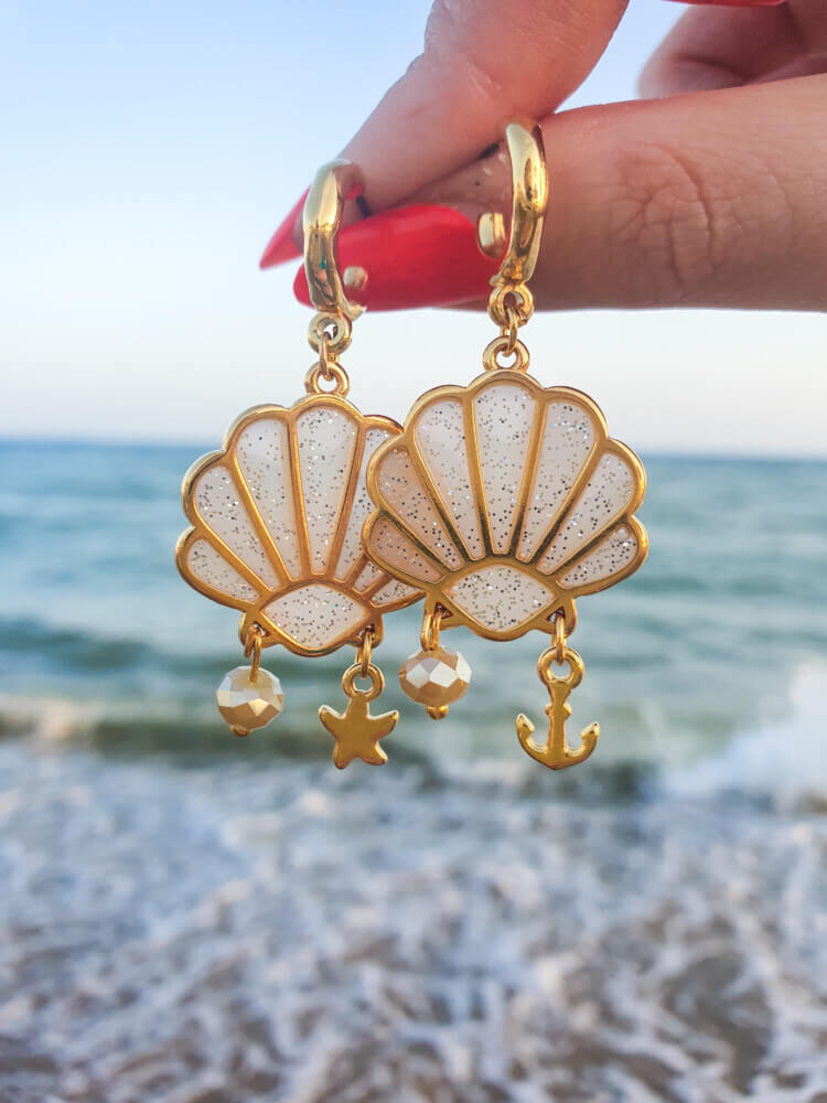 Beige shell earrings 🐚