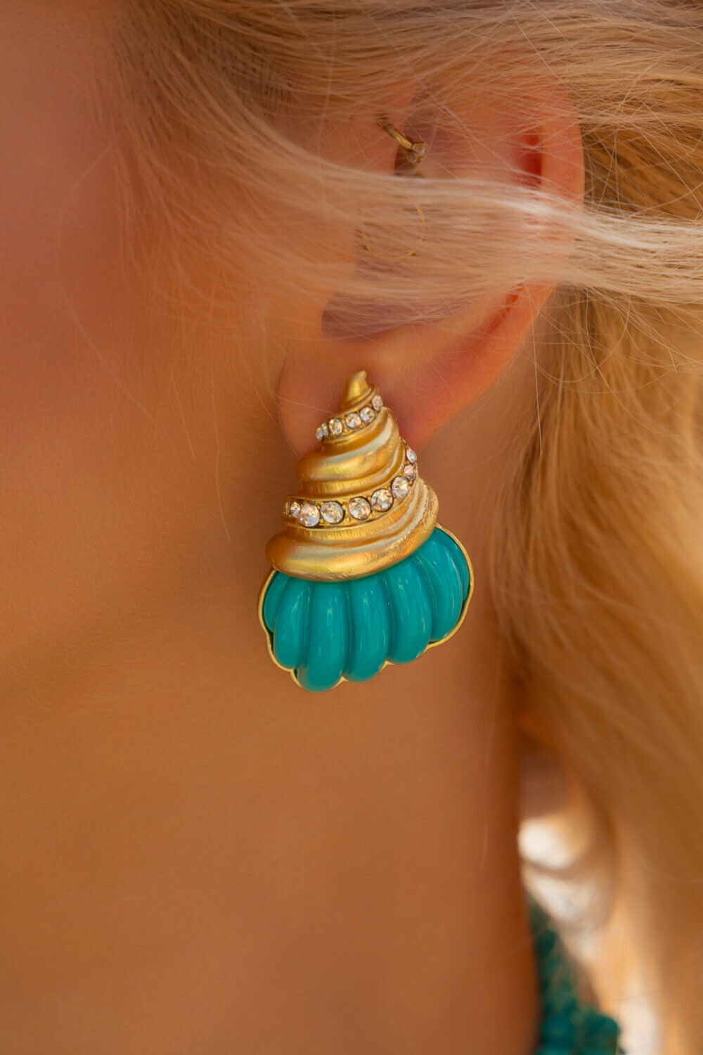 Turquoise shell earrings 🐚
